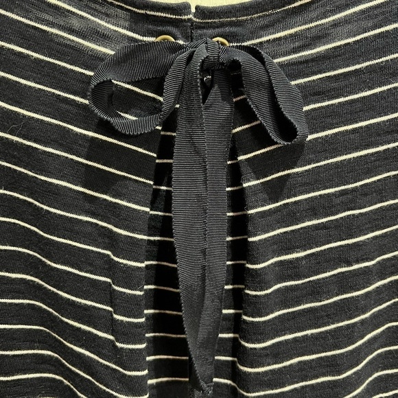 Talbots Navy & White Stripe Shirt With Back Dart, Grommets & Bow Size Small - Picture 5 of 5